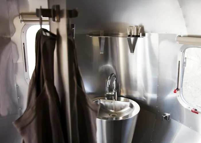 Camp Silver Island Hideaway Bed and breakfast